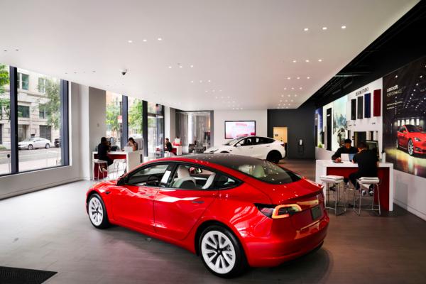 A Tesla electric car store in Washington on July 6, 2023. (Madalina Vasiliu/The Epoch Times)