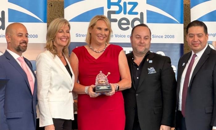 Southern California Leaders Honored by Business Group at Bizzi Awards