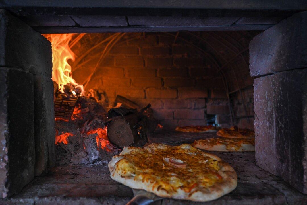 New York GOP Urges Mayor Adams Not to Adopt Wood-Fired Oven Rule