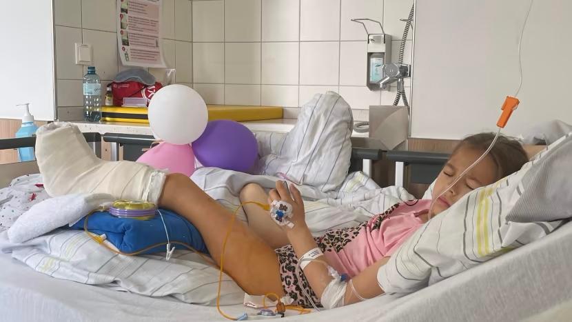 Victoria's left leg has been saved by surgeons a second time. (SWNS)