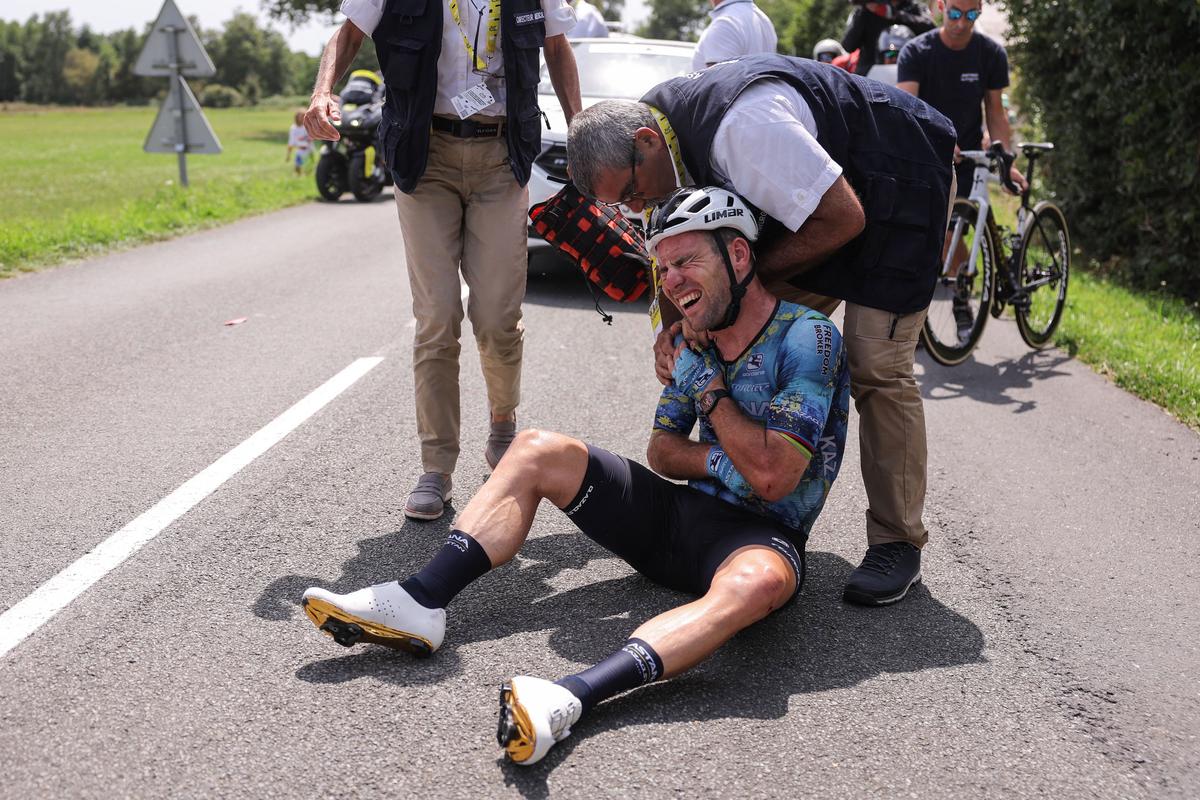 Cavendish’s Tour Record Hopes Brought to an End as Briton Crashes Out