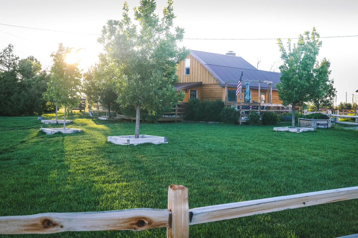 The family lives on a 67-acre homestead in Wyoming. (Courtesy of <a href="https://www.theprairiehomestead.com/">Jill Winger</a>)
