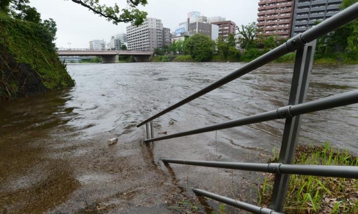 One Killed as Heavy Rain Triggers Landslides in Japan