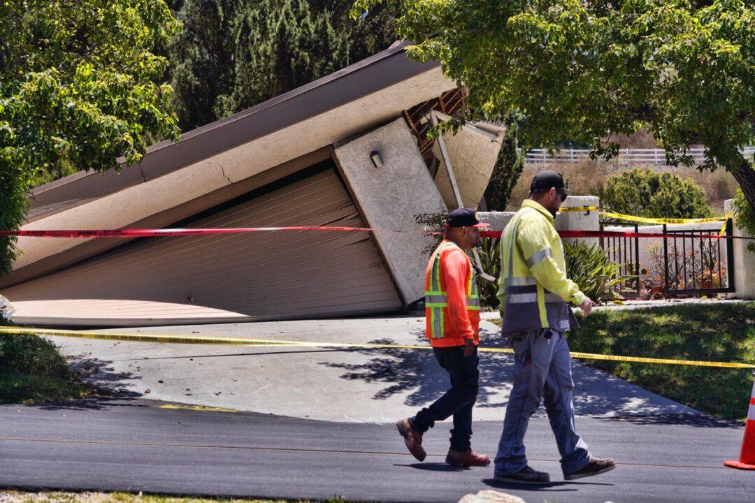 Gas Shut Off in 135 Homes Due to Landslide in Rancho Palos Verdes