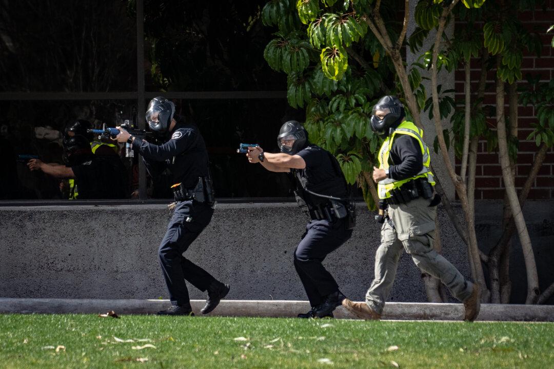 Man Shoots Dozens of Rounds From Top of California Apartment Building
