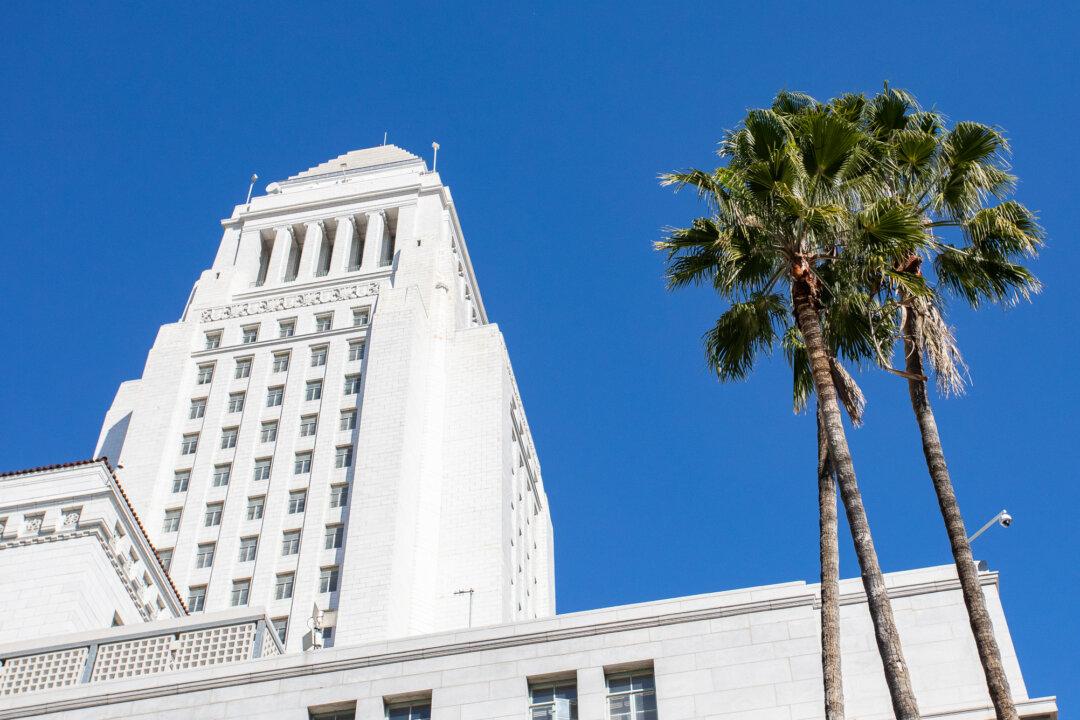 Los Angeles City Council Settles Battle Between Controller, Homeless Nonprofit Urban Alchemy