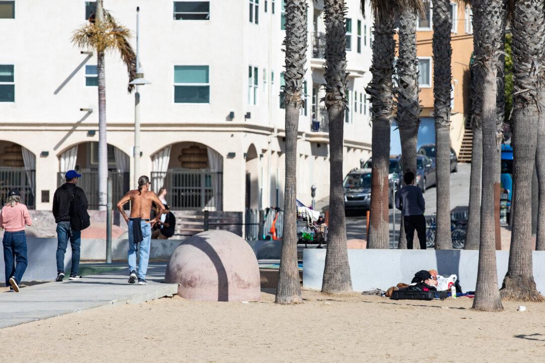 Bail Set at $2 Million for Suspect in Santa Monica Stabbing