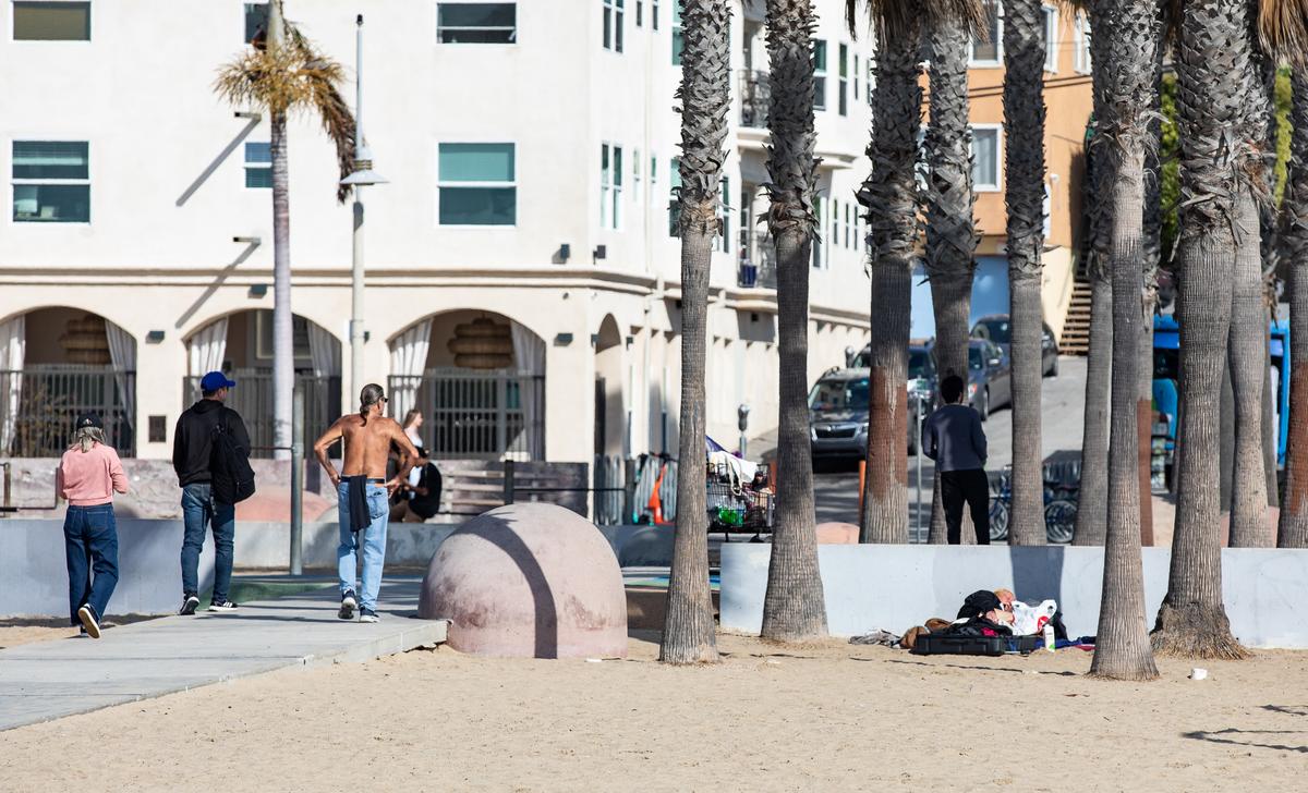 Bail Set at $2 Million for Suspect in Santa Monica Stabbing