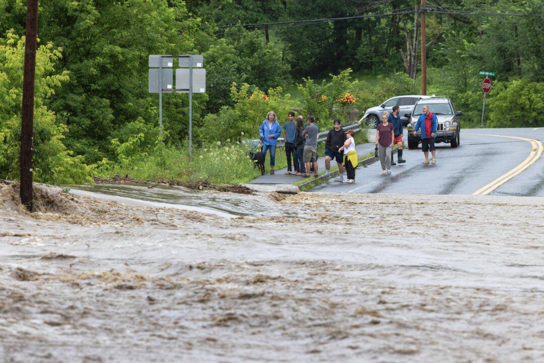1 Dead, Dozens Rescued After Flooding in US Northeast, More Intense Rainfall Forecast