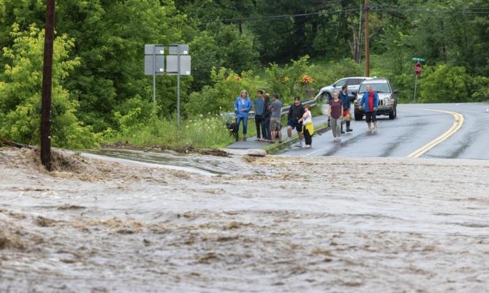 1 Dead, Dozens Rescued After Flooding in US Northeast, More Intense Rainfall Forecast