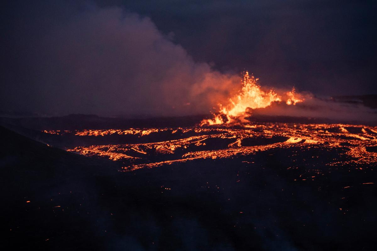 Tourists Are Told to Stay Away From an Erupting Volcano in Iceland Because of Poisonous Gases