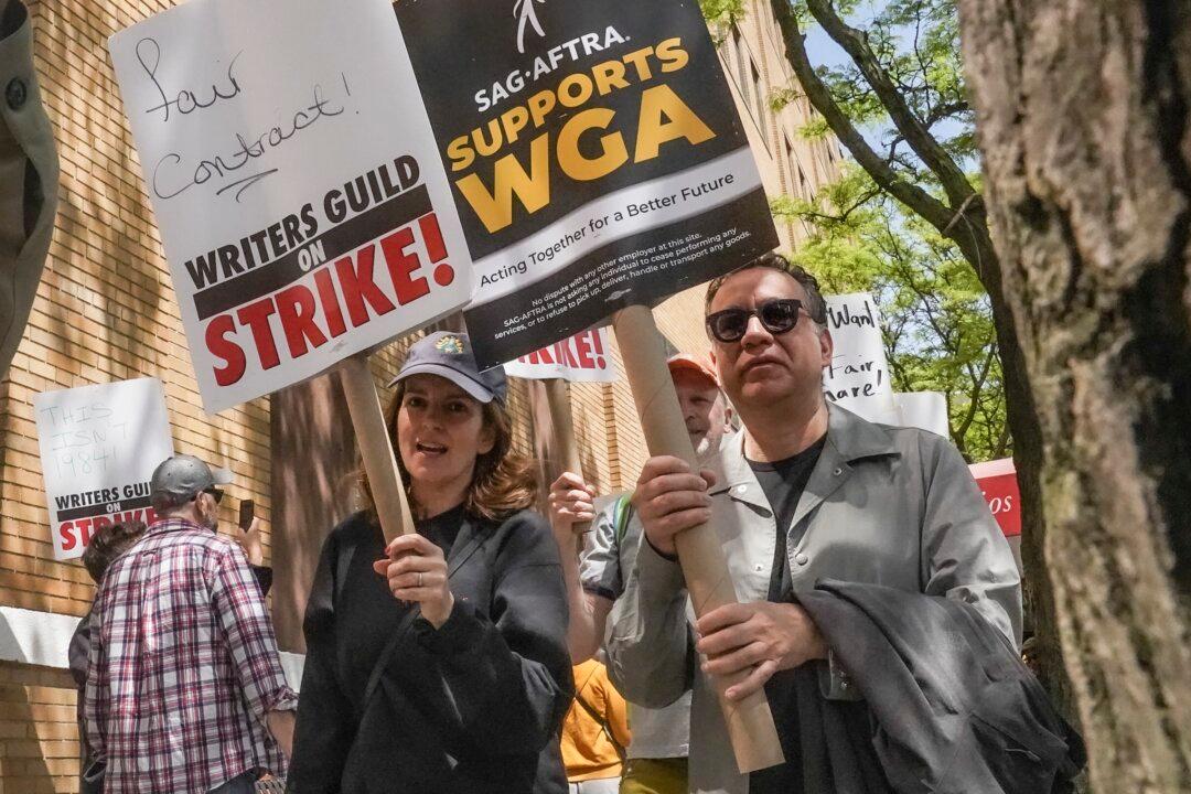 Hollywood Actors Agree to Mediation, but Strike May Be Unavoidable