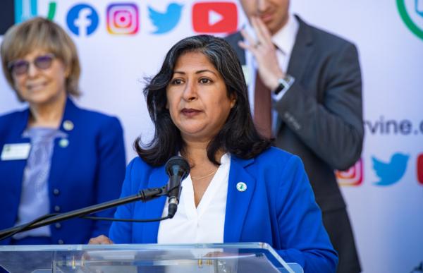 40 Percent of Arrestees in UC Irvine Protest Had No Connection With School 5 Mayor of Irvine Farrah Khan speaks at Irvine City Hall on Nov. 15, 2021. (John Fredricks/The Epoch Times)