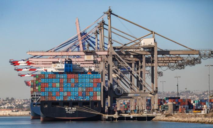 West Coast Dockworkers and Shipping Industry Reach Labor Agreement After Year-Long Standoff