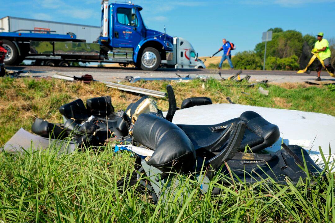 Coroner Identifies the 3 Men Killed in a Greyhound Bus Crash Near St. Louis