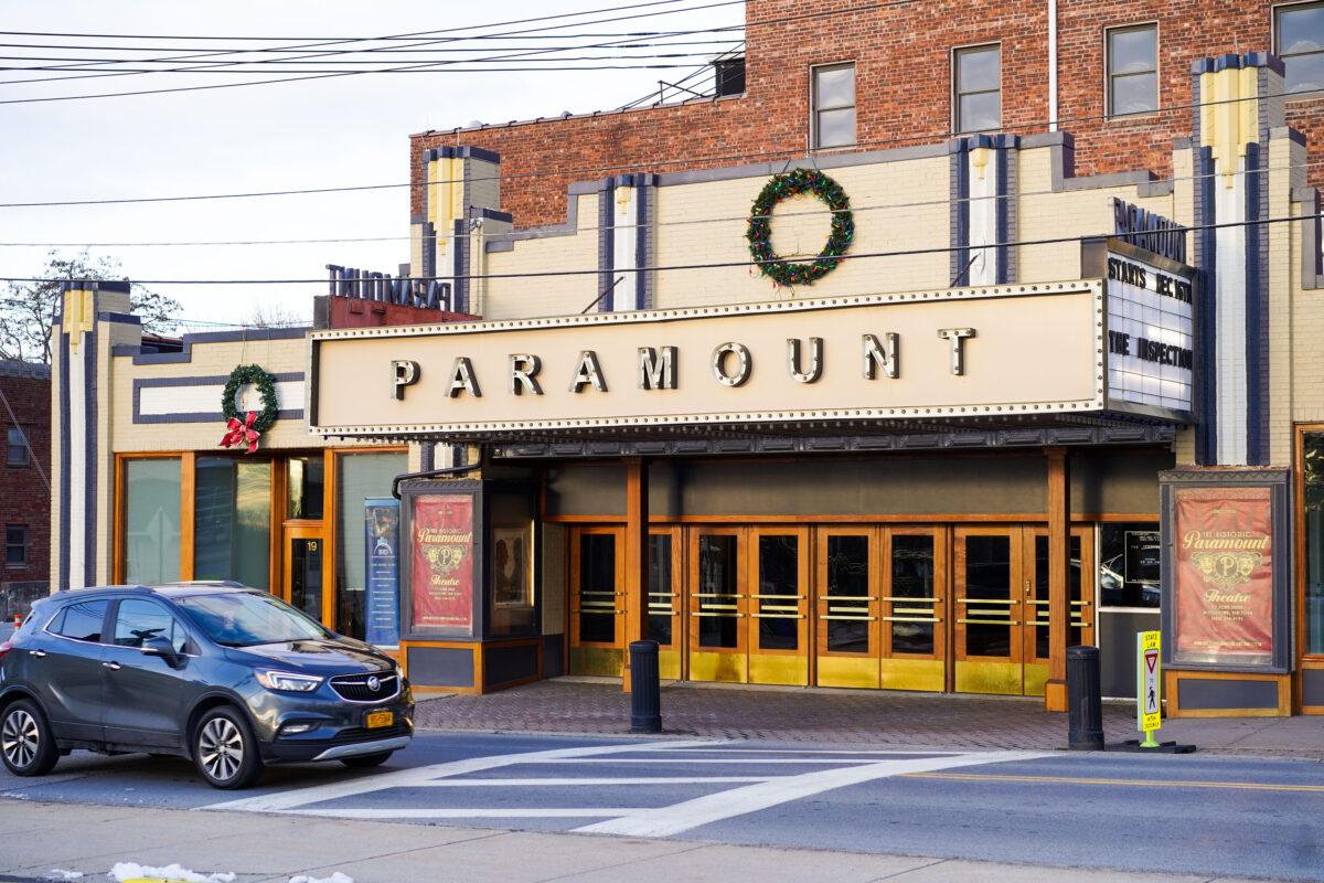 Paramount Theatre in downtown Middletown, N.Y. on Dec. 19, 2022. (Cara Ding/The Epoch Times)