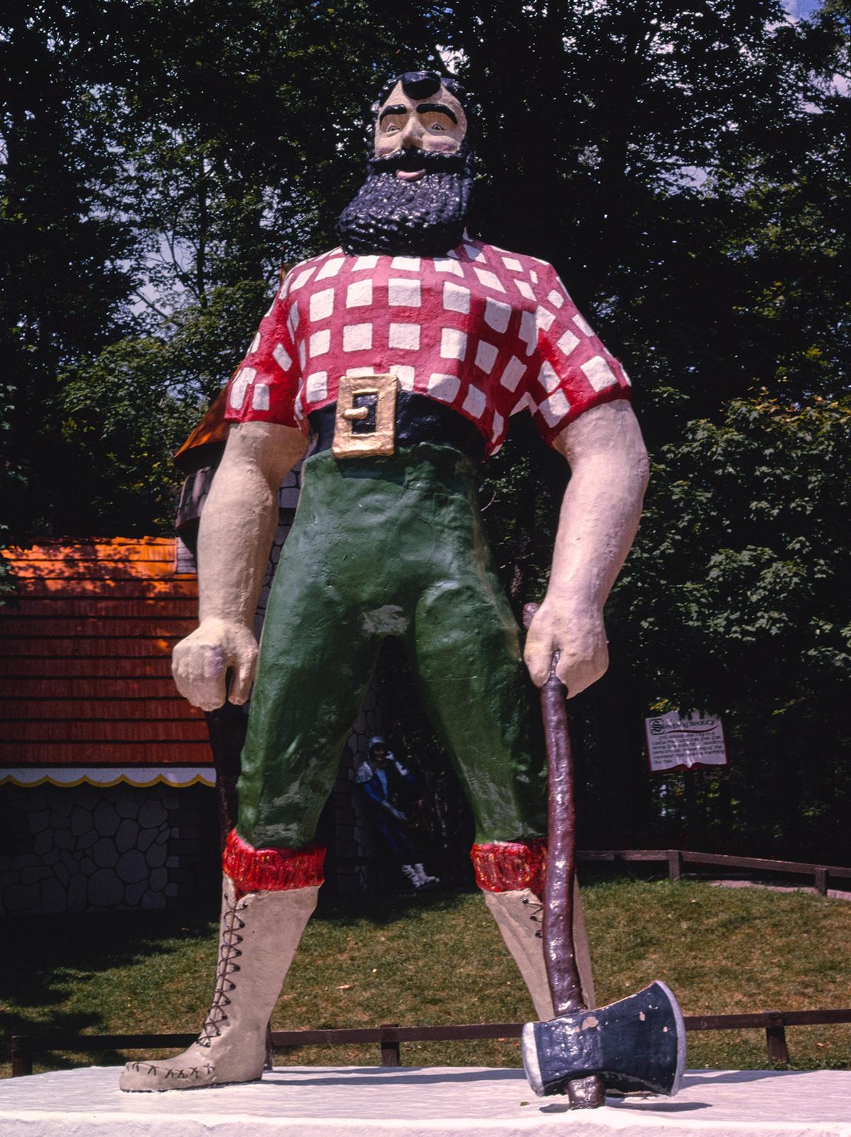 Paul Bunyan statue at the Enchanted Forest in Old Forge, New York. Library of Congress. (Public Domain)