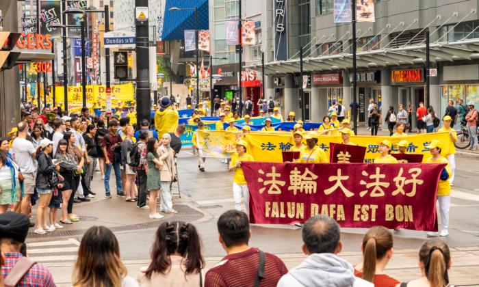 Hundreds Rally in Toronto to Call on Beijing to End Decades-Long Persecution of Falun Gong