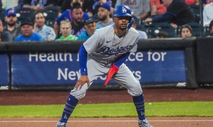 Betts’ Big Night Leads the Dodgers to a 5–1 Victory Over the Sloppy Mets
