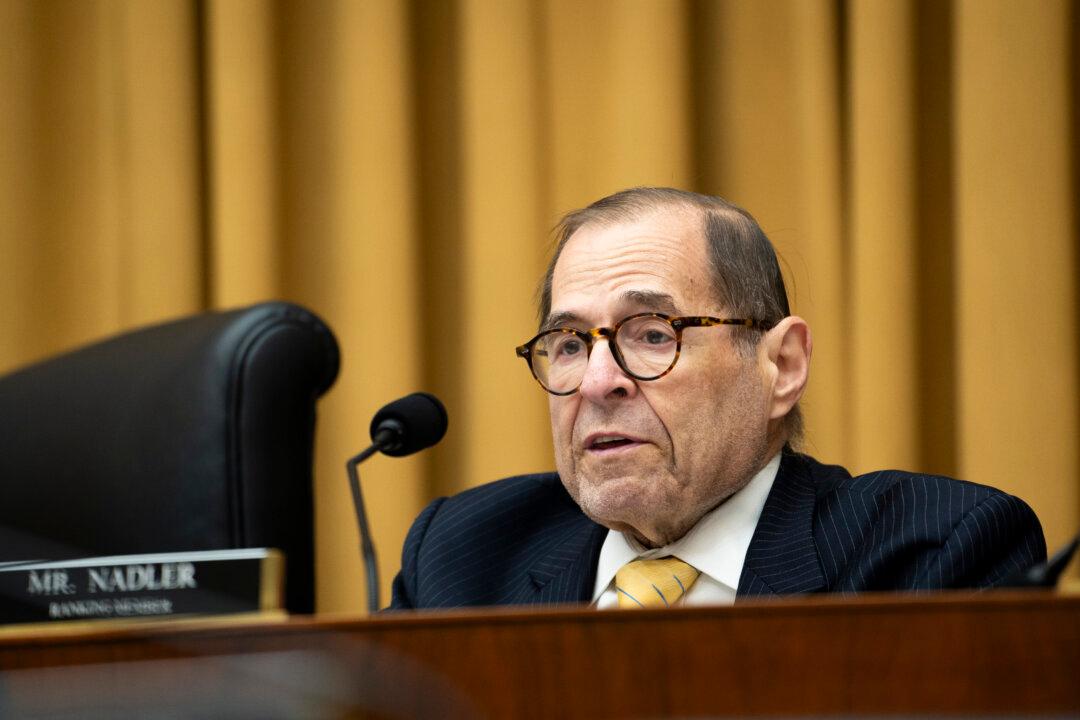 Top Democrats Demand Justice Department Investigate Justice Clarence Thomas