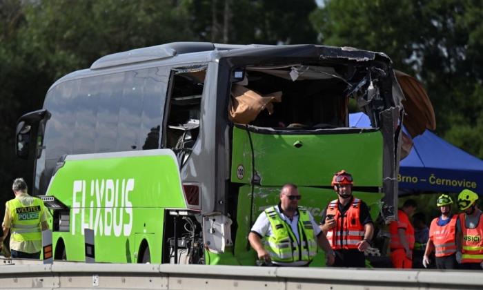 1 Dead and 76 Injured in a Bus Crash on a Major Highway in Southeastern Czech Republic