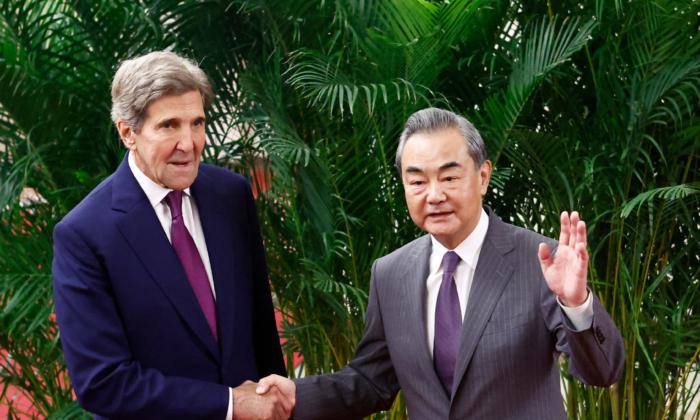 Kerry Sees Climate Cooperation as Path to Redefine US–China Ties