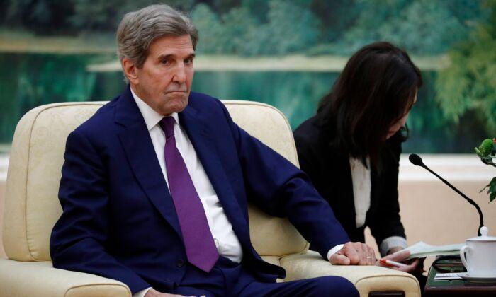US Climate Envoy Kerry Holds Talks With Chinese Deputy Leader Amid Strained Relations