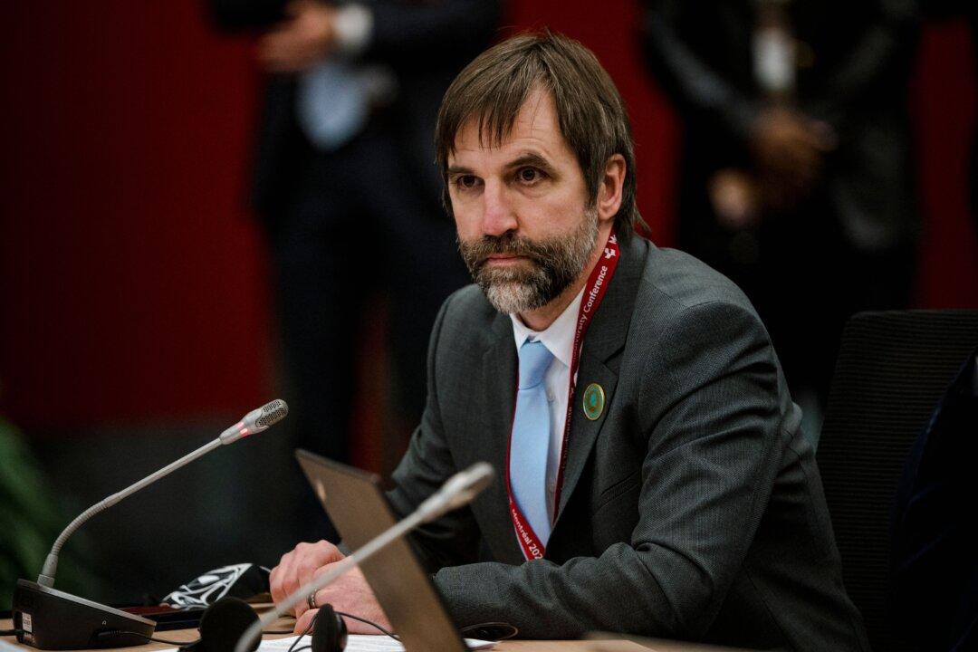 Alberta and Federal Environment Ministers Have First Face-to-Face Meeting