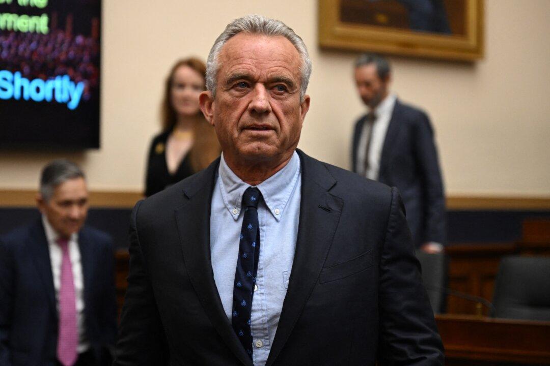 RFK Jr. Says Mainstream Media Criticizing Him More Than They Did to Trump