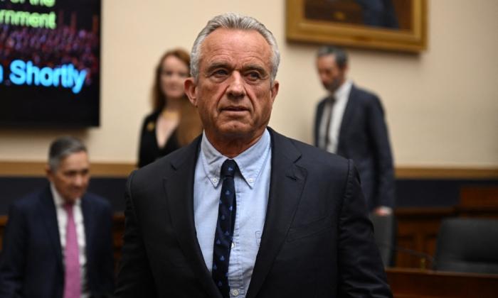 RFK Jr. Says Mainstream Media Criticizing Him More Than They Did to Trump