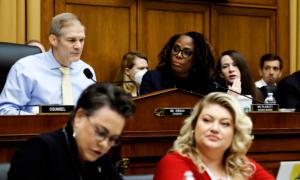 Banks Share Customers’ Private Data in Violation of 4th Amendment Rights, Witnesses Testify