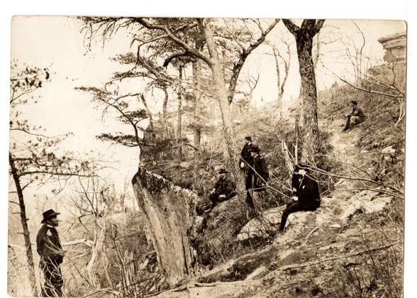 The Lookout Mountain Photographs of Robert M. Linn