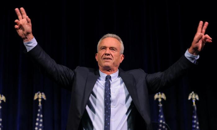 RFK Jr. Refuses to Weigh in on Biden’s Fitness, Says Russia ‘Will Not Lose the War’ in Town Hall