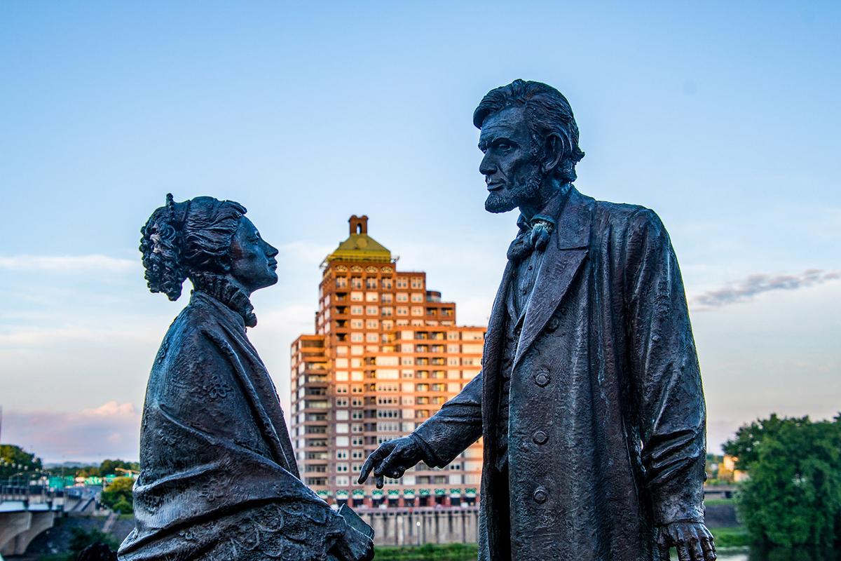 A bronze memorial commemorating the 1862 meeting of Lincoln and Stowe located on Columbus Boulevard and State Street in Hartford, Conn. (Jay Gao/Shutterstock)