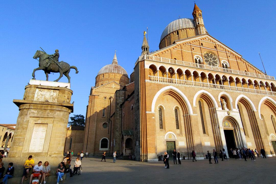 Breaking (And Dipping) Bread in Padua, Italy