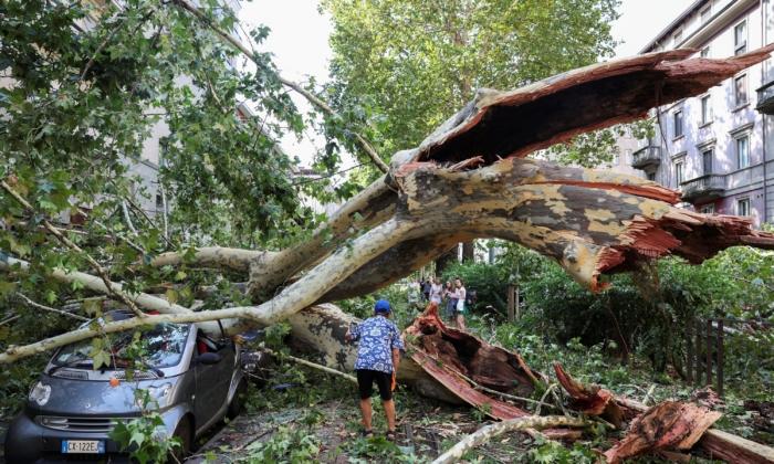 Storms Kill 2 in Northern Italy, Government Readies State of Emergency