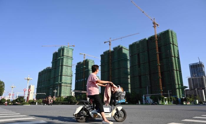 Poll Reveals Concern Among Global Investors Over China’s Economy Amid Real Estate Crisis