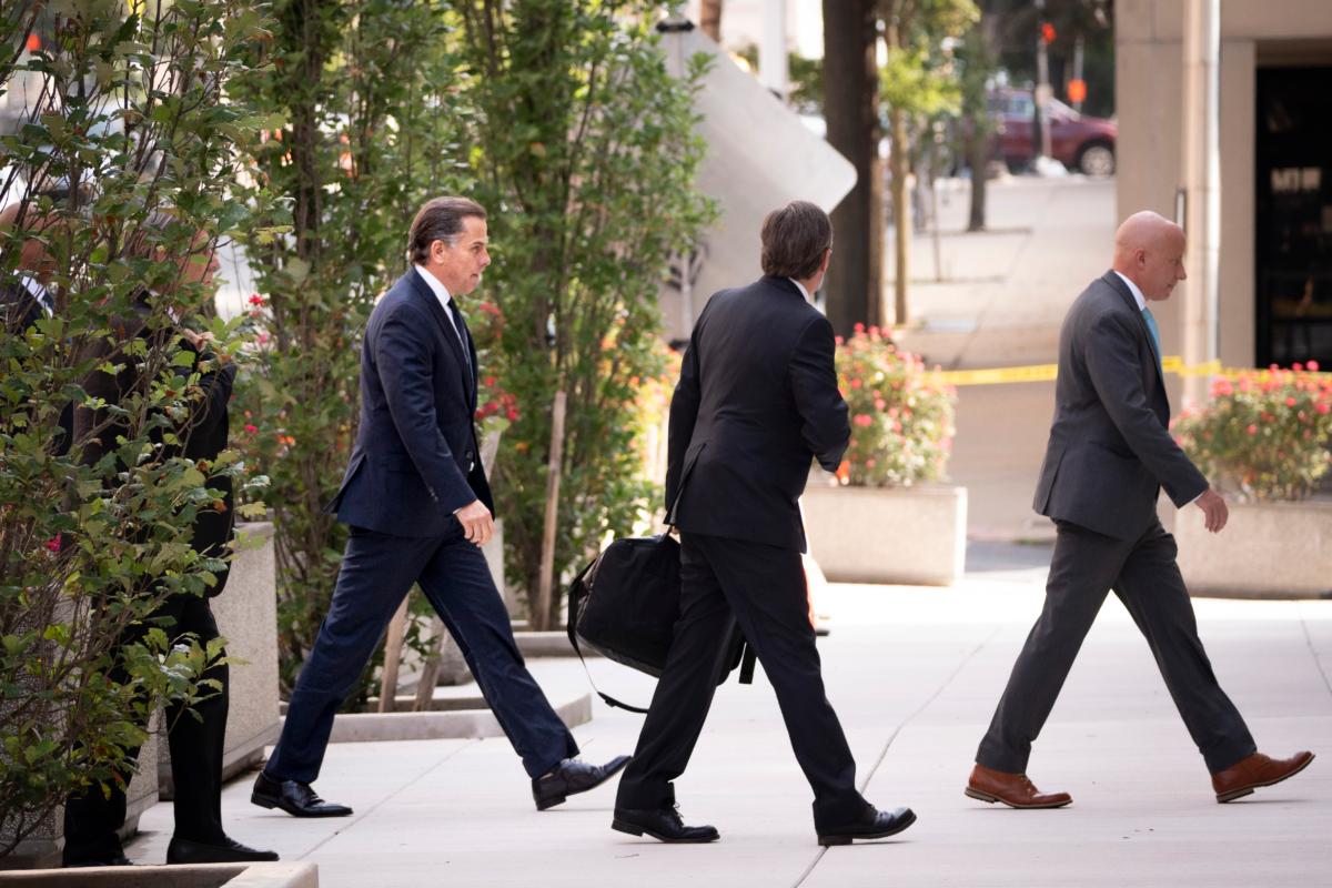 Hunter Biden arrives at the J. Caleb Boggs Federal Building in Wilmington, Del., on July 26, 2023. (Madalina Vasiliu/The Epoch Times)