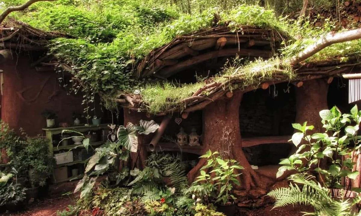 The "hobbit home" built by Katherine W. and her husband in southwest France. (Courtesy of <a href="https://www.facebook.com/katherinewyvern">Katherine Wyvern</a>)