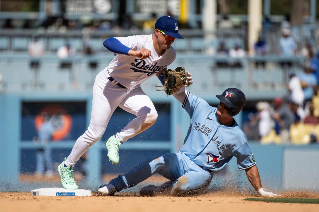 Merrifield Has 4 RBIs as Jays Take Series From Dodgers