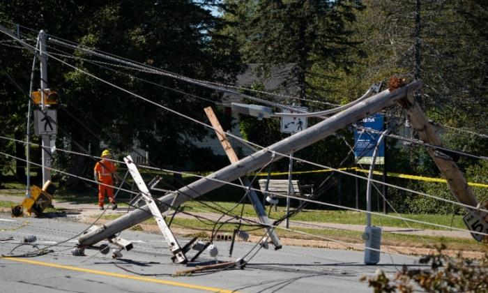 Thousands Without Power After Ontario Storm, Tornado Experts Survey Damage