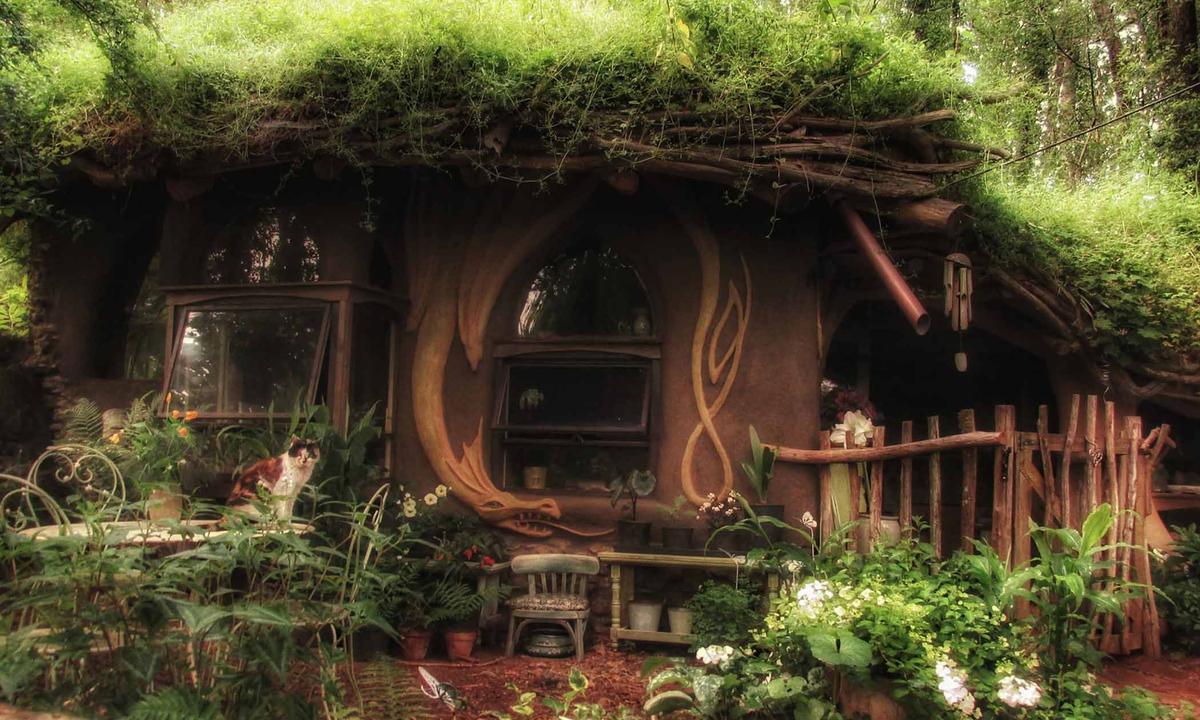 The "hobbit home" is decked out in a fantasy motif featuring mythical animals. (Courtesy of <a href="https://www.facebook.com/katherinewyvern">Katherine Wyvern</a>)