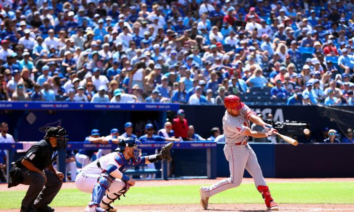 Renfroe Hits 2-run HR in 10th as Angels Beat Blue Jays 3–2 to Avoid Sweep