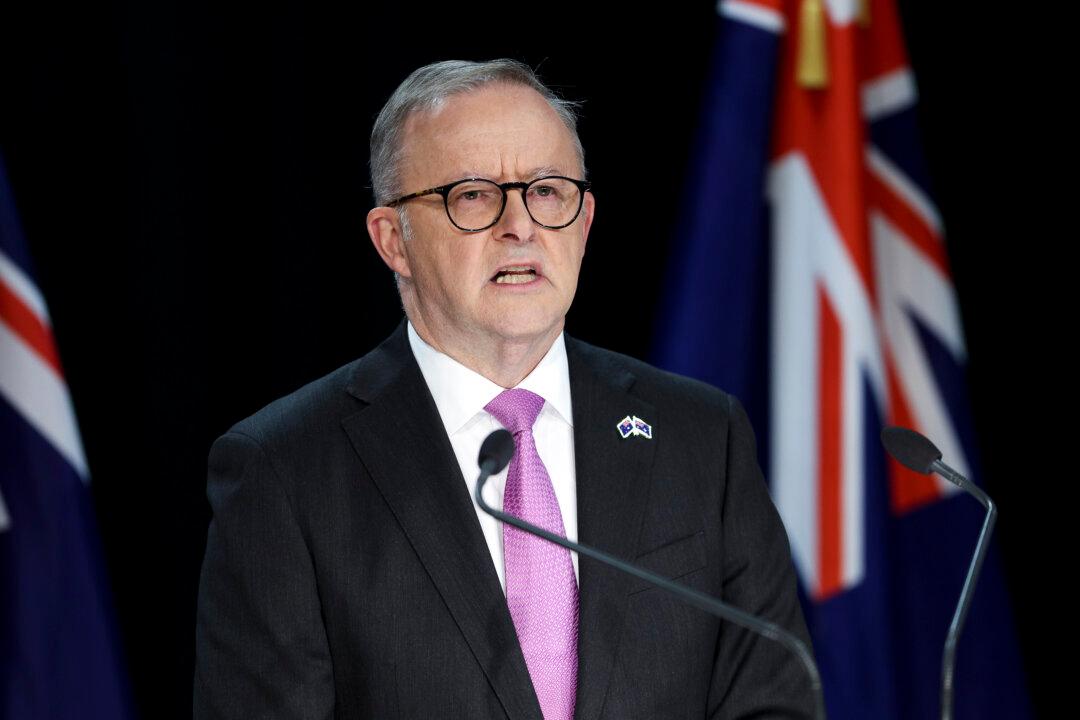 Australian PM Rules Out Early Election Amid Deadlock Over Social Housing Fund