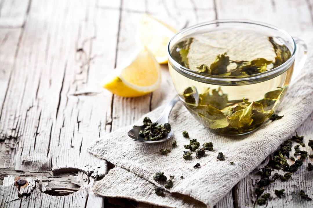 10 Reasons to Drink Green Tea