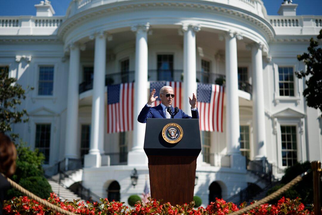 US and China Passing Laws to Stifle Trade and Investment