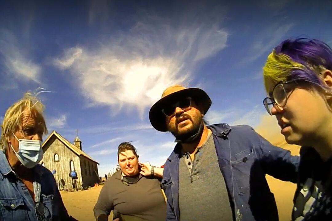 Movie Weapons Supervisor Waives Preliminary Hearing in Fatal Shooting by Alec Baldwin