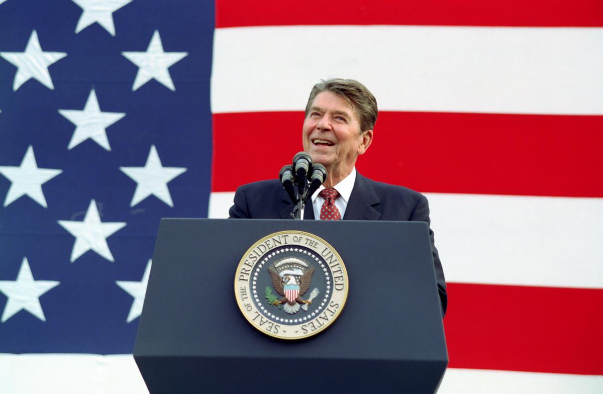 How to Give a Speech Like Ronald Reagan, the ‘Great Communicator’