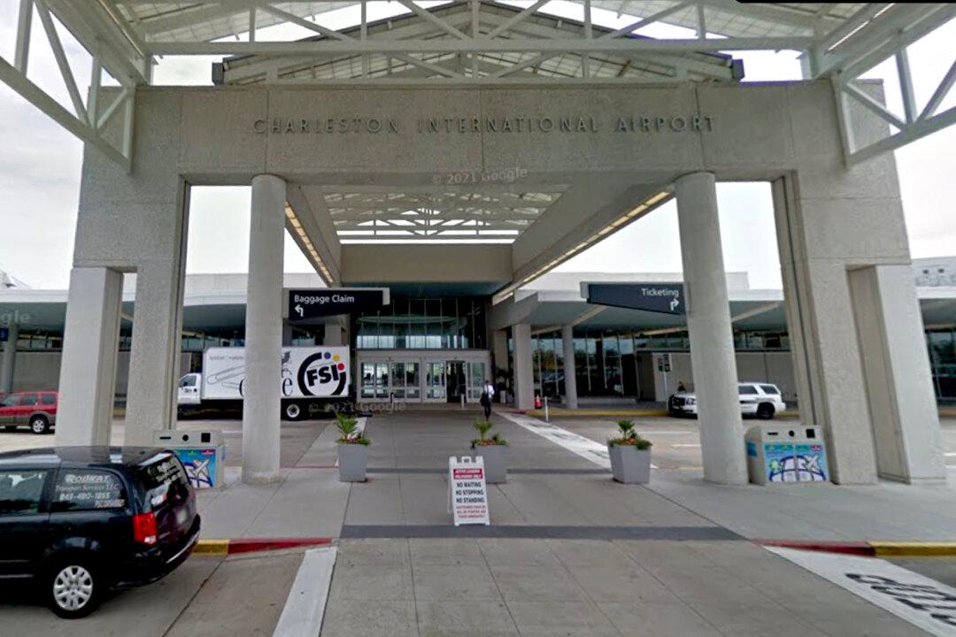 Sheriff’s Office Helicopter Crashes Near South Carolina Airport, Pilot Survives