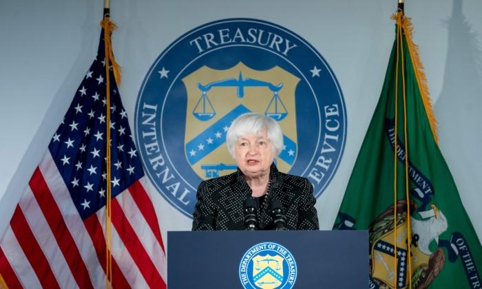Yellen Says US 'Monitoring Carefully' China's Economic Woes but Sees No Significant Impact on US Economy